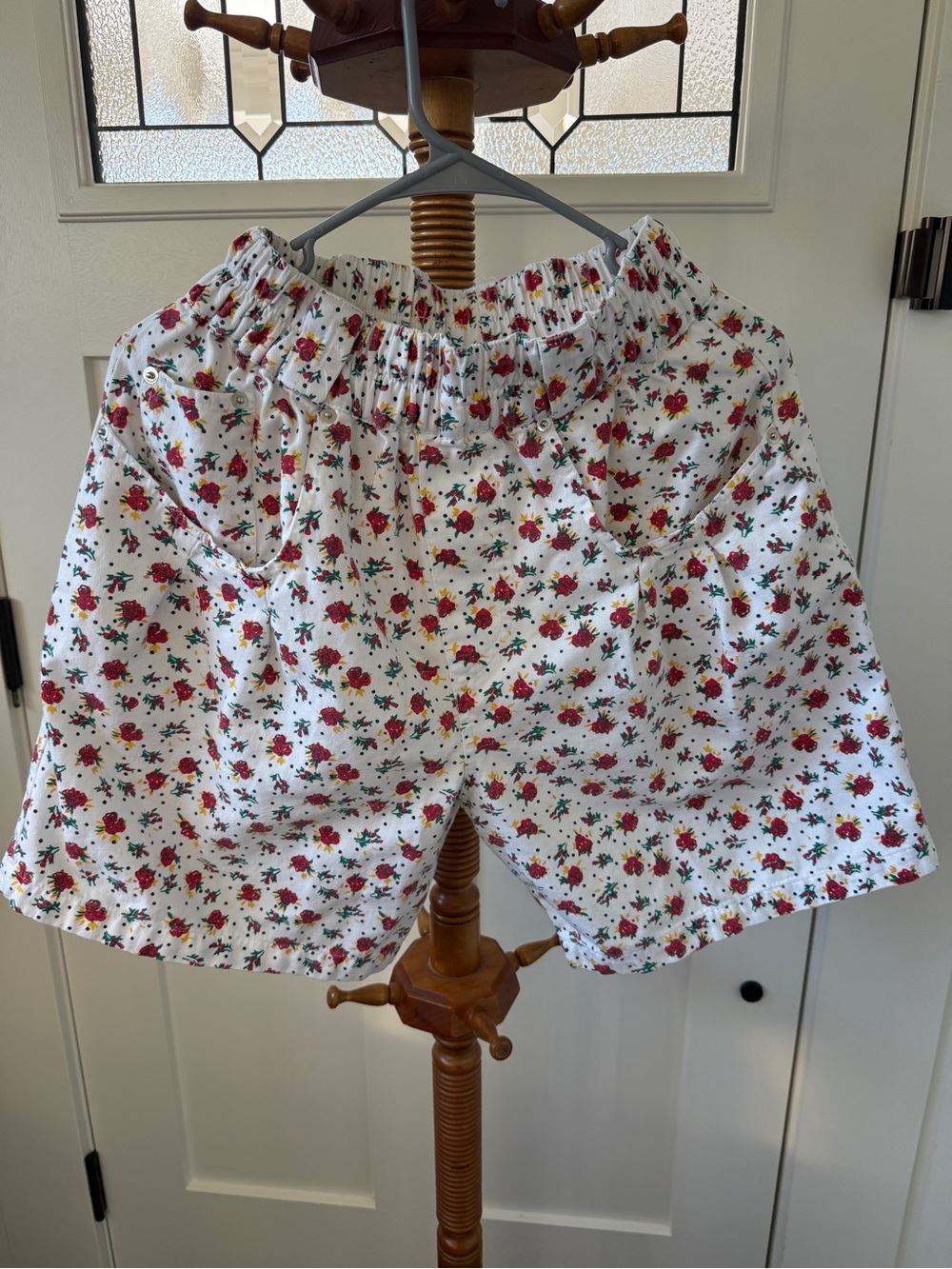 Vintage 1990’s- Women's M- White Floral Elastic-Waist Shorts